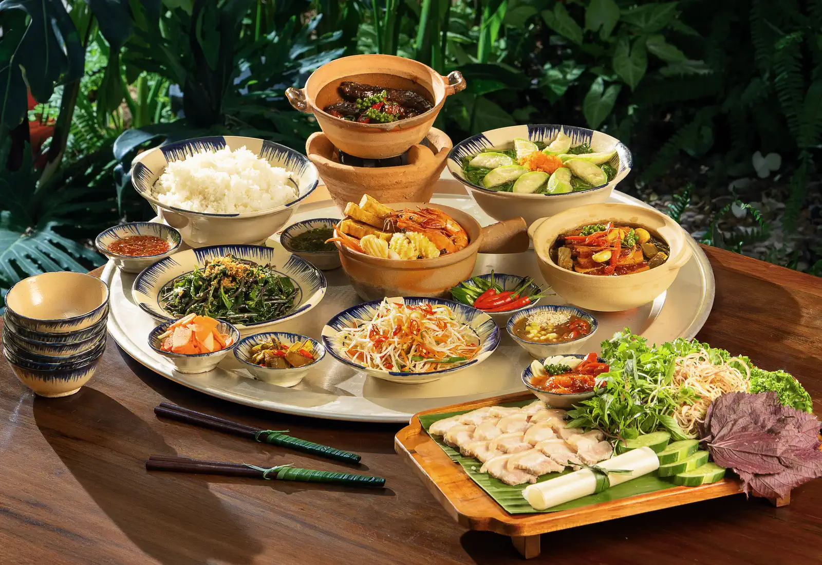 MiRi Hôm 丰盛的 Mâm Hôm Sum Vầy 共享餐