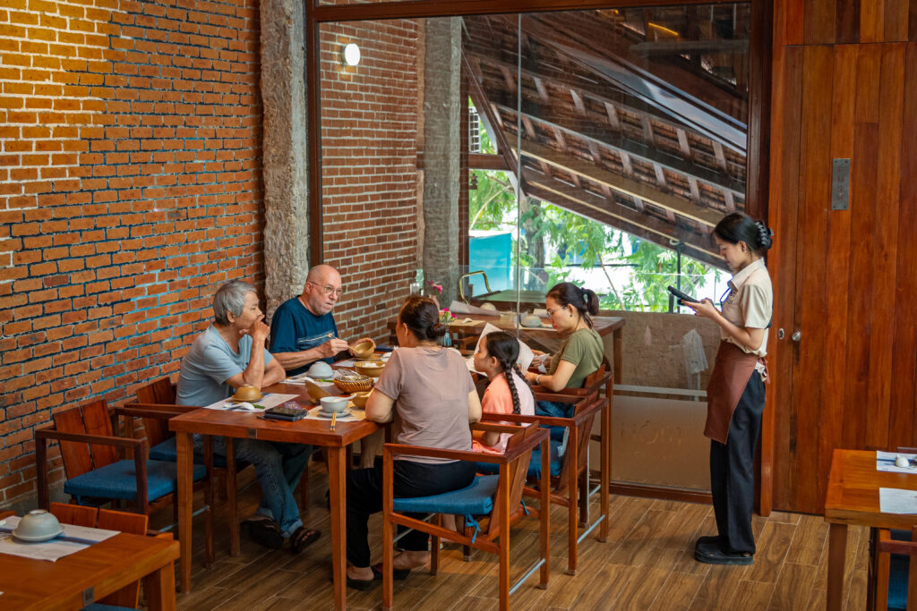 tiệc cuối năm tại MiRi Hôm