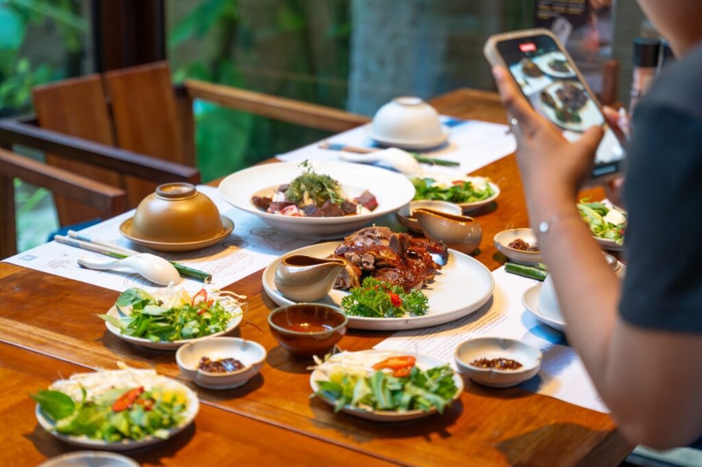 lưu ý khi tổ chức tiệc cuối năm